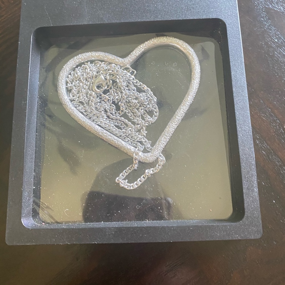 Silvertone heart necklace
